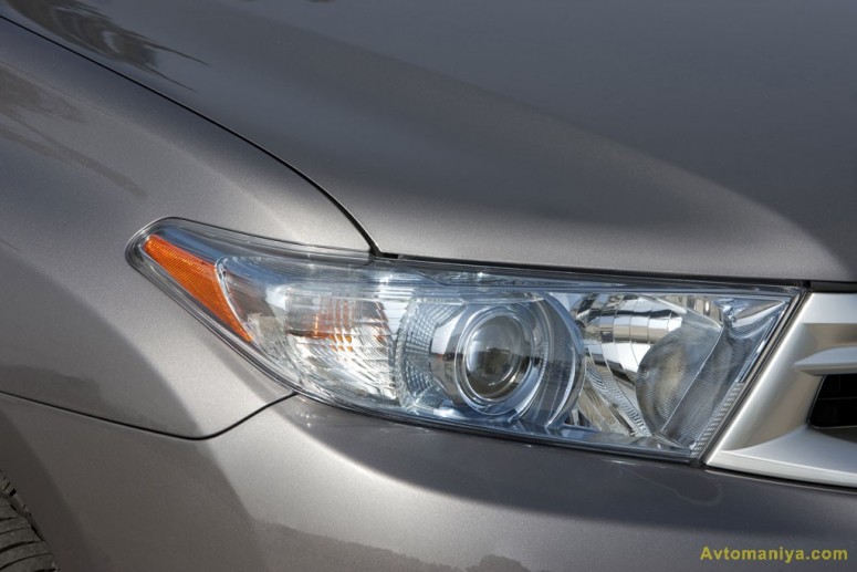 Toyota объявила цены для Highlander 2012 года