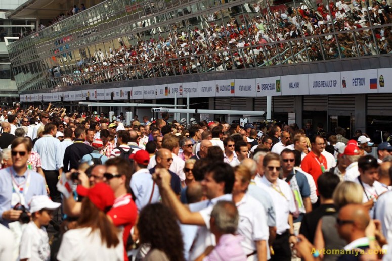 За кадром Гран-при Италии 2011: фоторепортаж