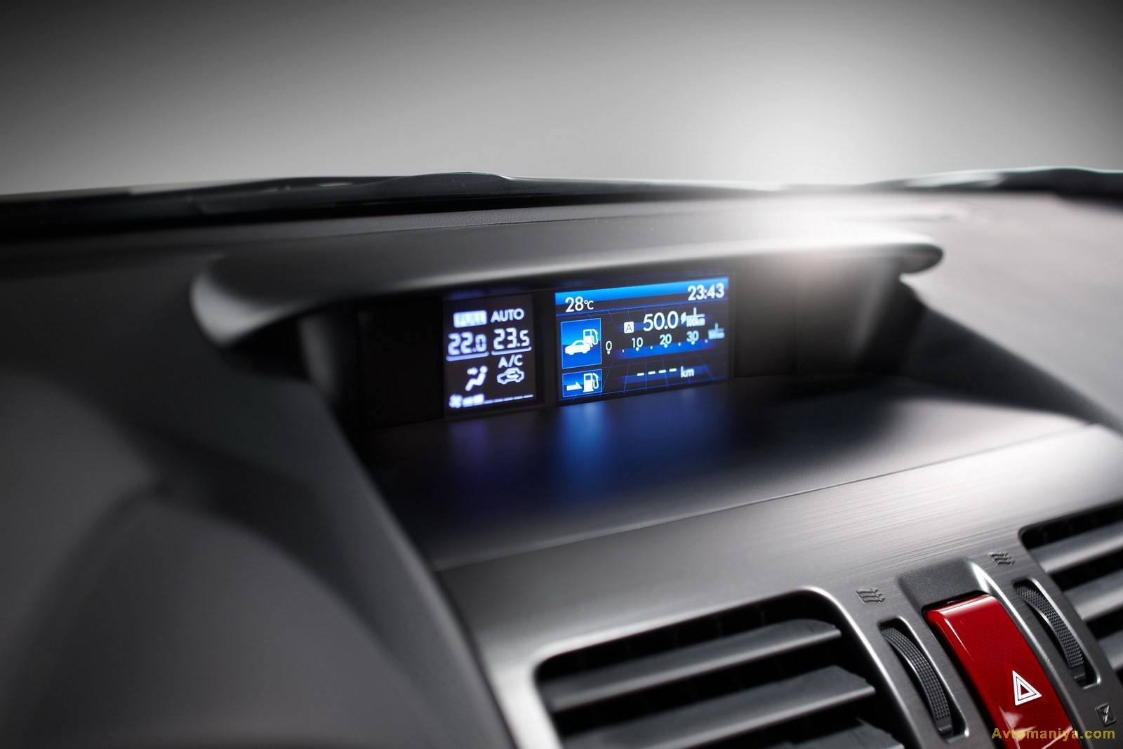 Subaru представила компактный кроссовер - 18