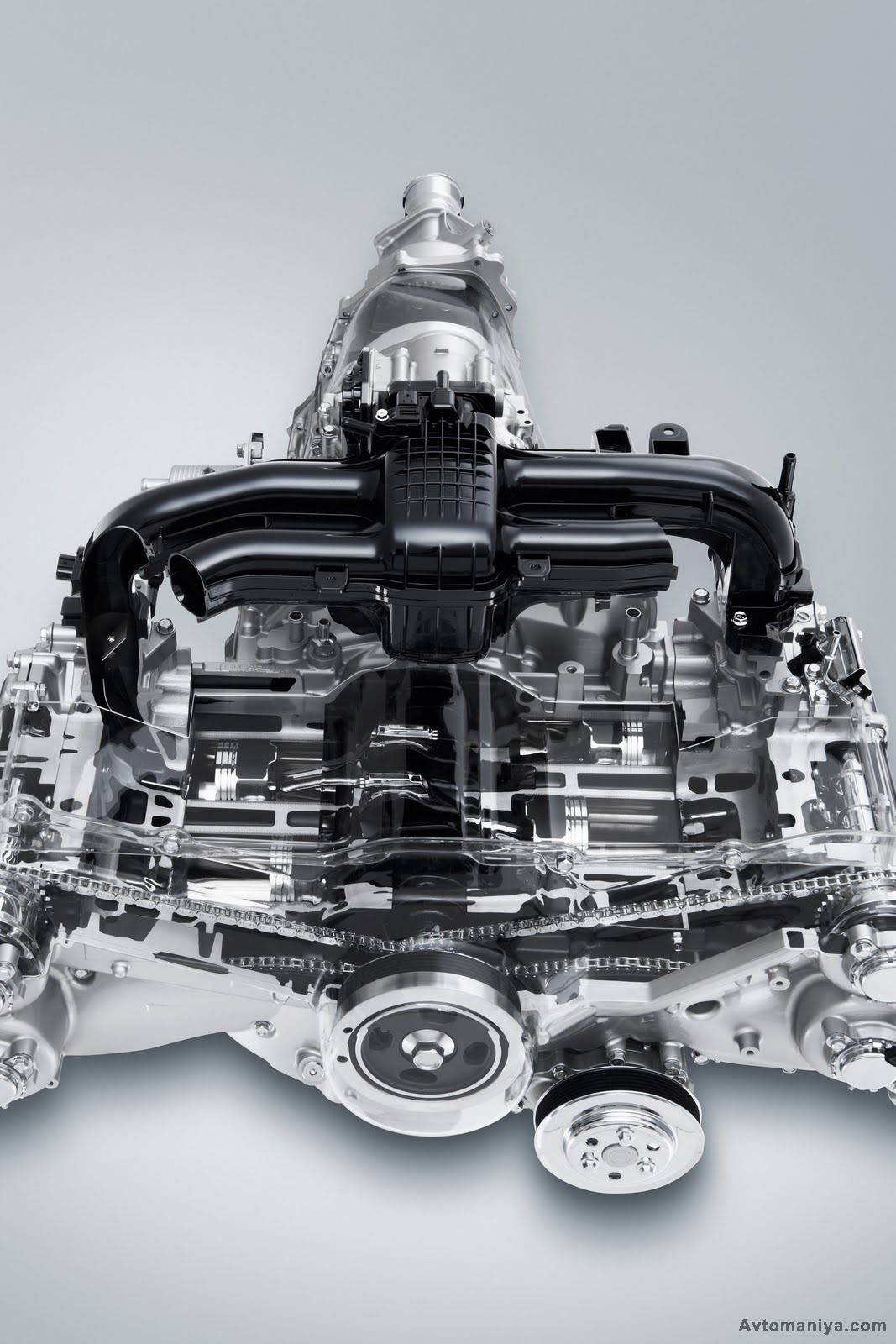 Subaru представила компактный кроссовер - 24