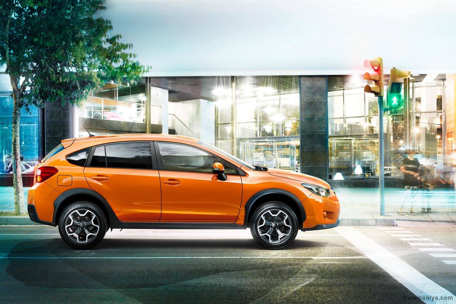 Subaru представила компактный кроссовер - 13