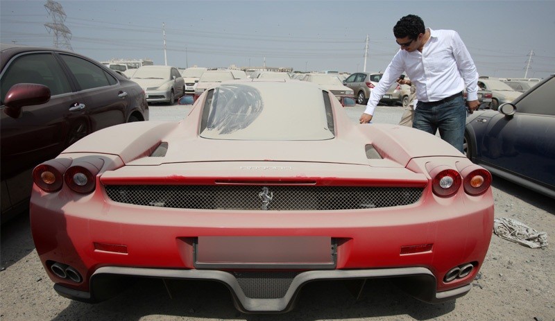 Конфискат в Дубаи: Ferrari Enzo за ferrari-enzo-abandoned-in-dubai-15jpg миллион