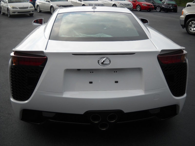 Абсолютно новый Lexus LFA попал на аукцион eBay