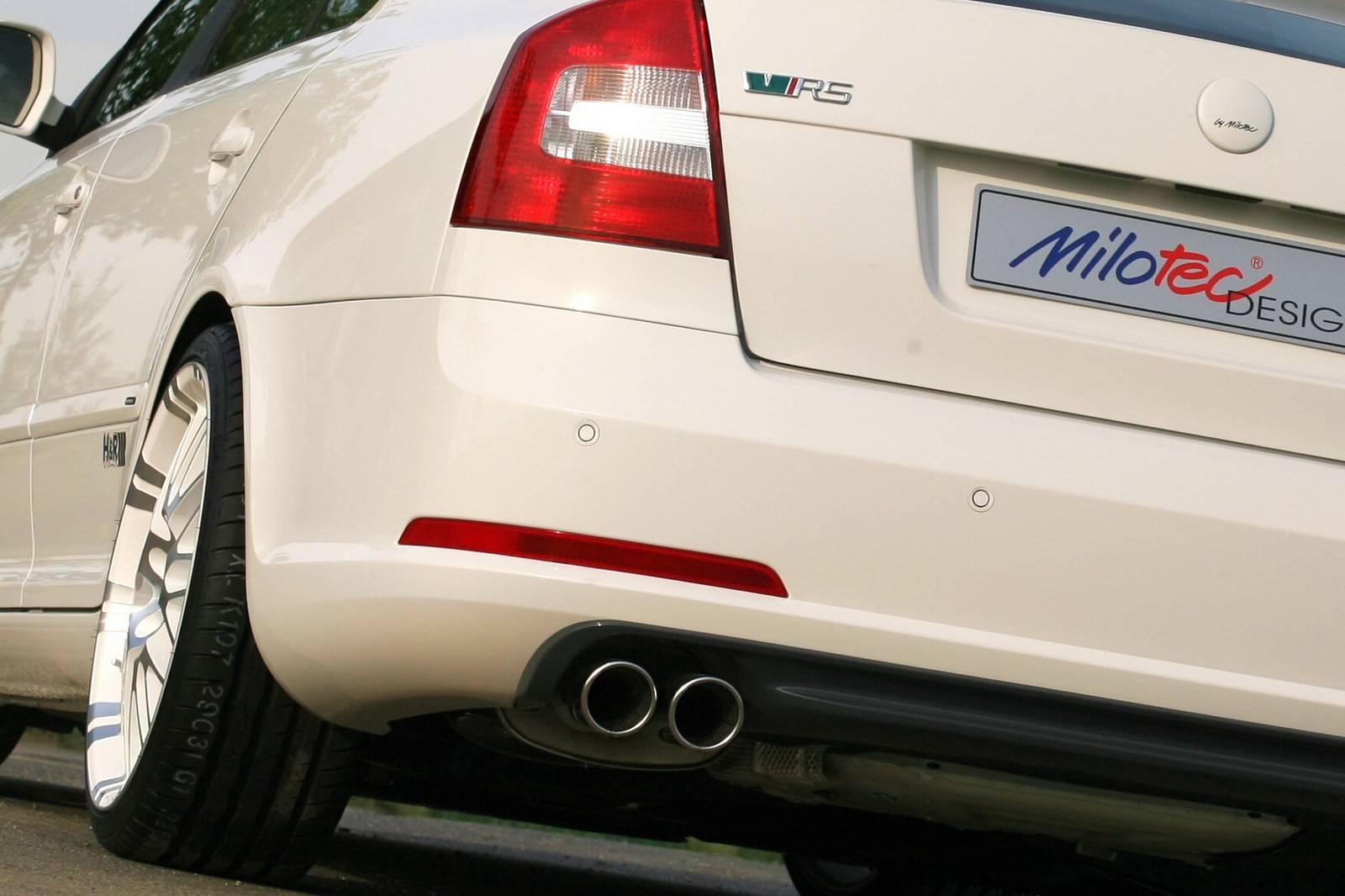 Тюнеры Milotec \"приложили\" руку к Skoda Octavia II RS - 4