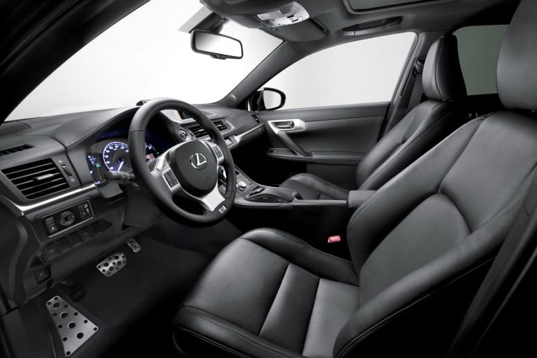 У Lexus появилась новая модель: CT 200h F-Sport