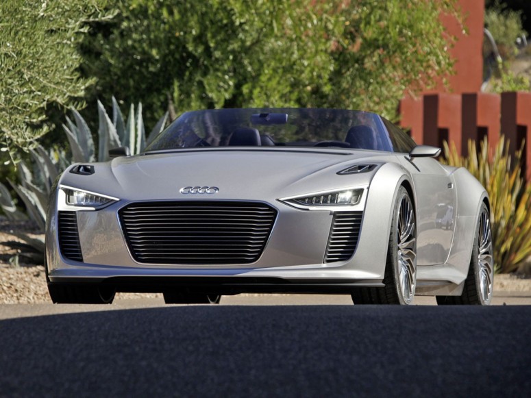 Audi e-tron Spyder на дорогах Малибу [видео]