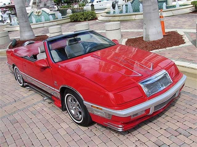 Уникальный кабриолет Chrysler LeBaron выставили на аукцион eBay