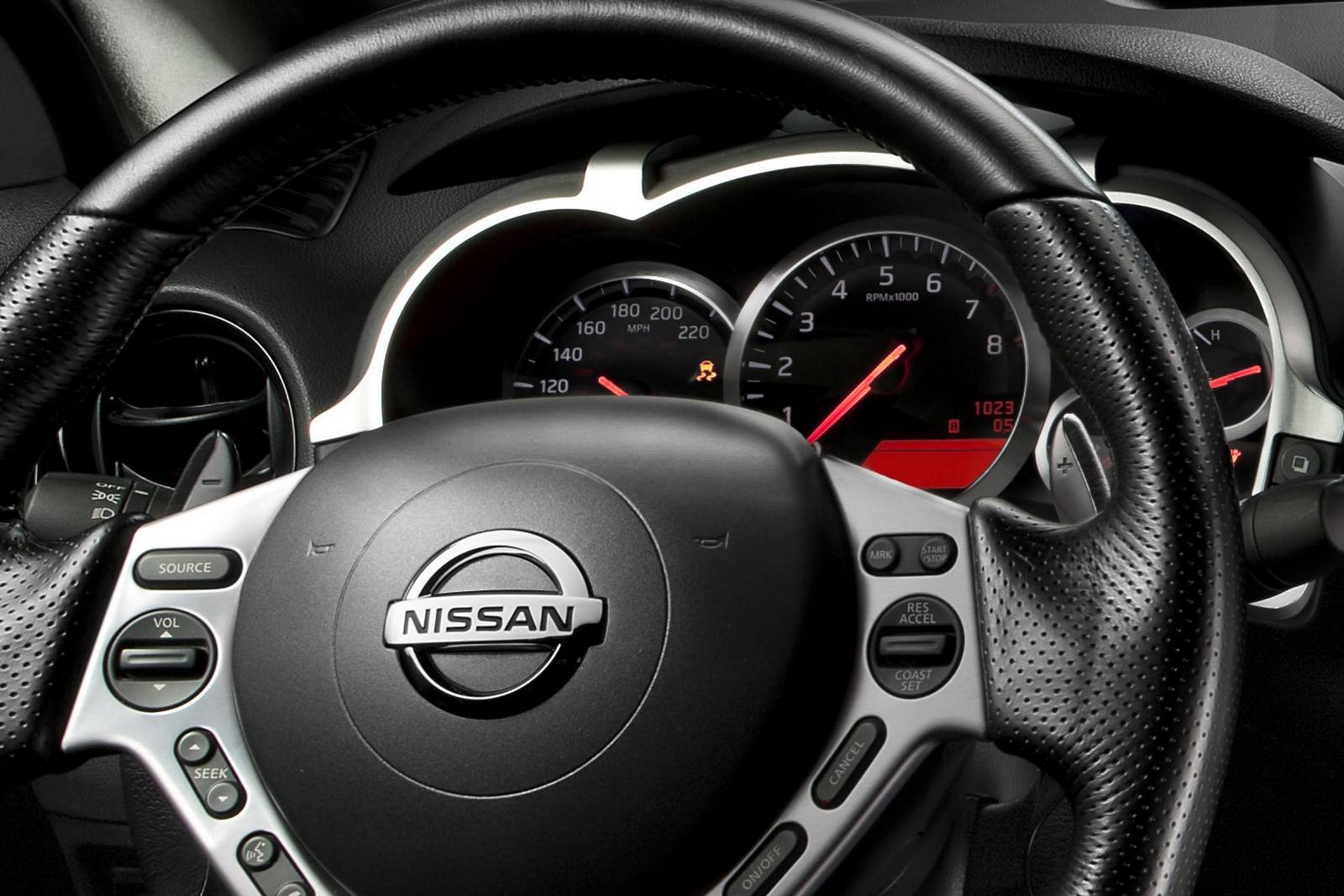 480-сильный Nissan Juke-R открывает свое \"лицо\" [17 фото & 3 видео] - 13