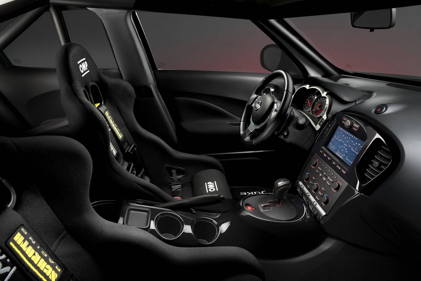 480-сильный Nissan Juke-R открывает свое \"лицо\" [17 фото & 3 видео] - 16