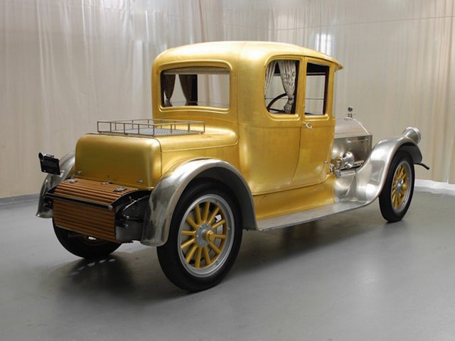 Позолоченный Pierce-Arrow 1920 года выставили на аукционе eBay