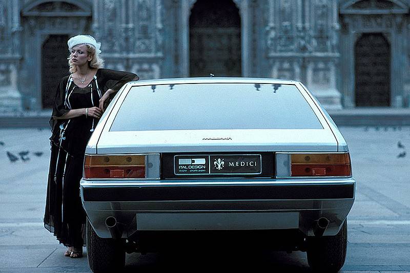 Первый роскошный супер-седан: 1976 Maserati Medici II - 7