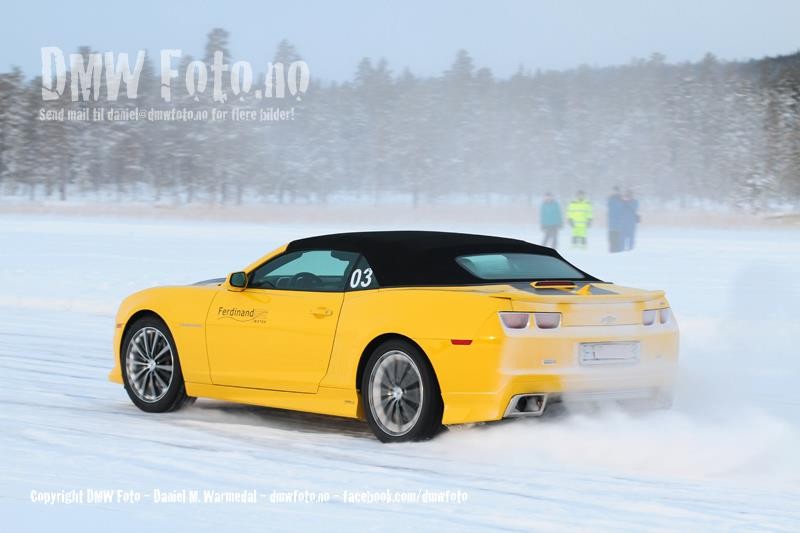 Ледовый фестиваль Ferdinand 2012 привлекает суперкары на замерзшее озеро