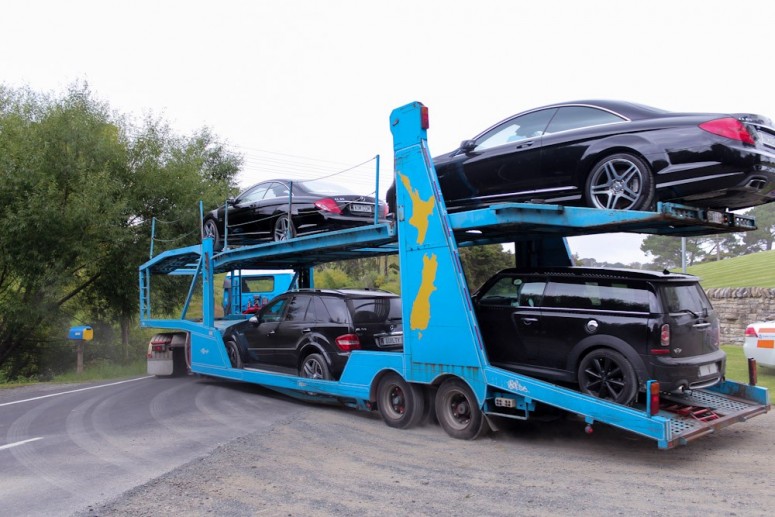 Полиция конфисковала коллекцию автомобилей основателя MegaUpload [фото & видео]