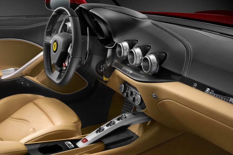 Новый F12 Berlinetta самый мощный в линейке Ferrari [фото & 2 видео]