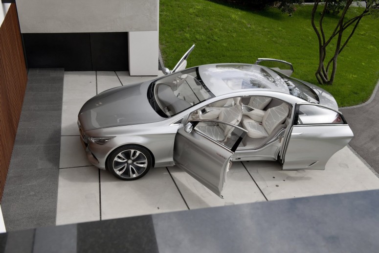 Прототип четырехдверного купе B-класса - Mercedes CLC [фото]