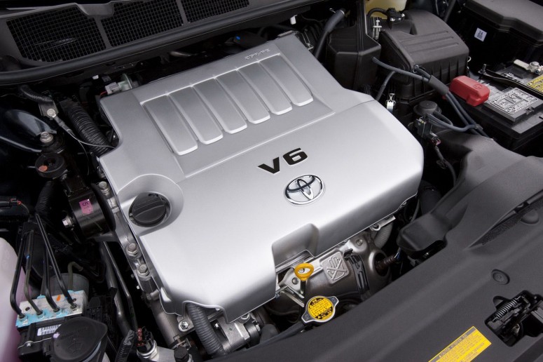 Toyota представила умеренно обновленный кроссовер Venza