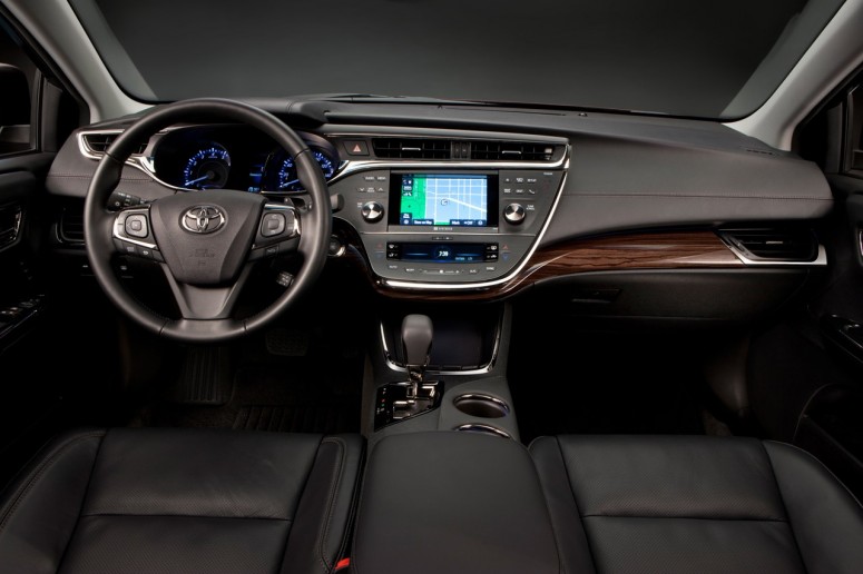 Toyota Avalon 2013: новый образ бизнес-класса [фото]