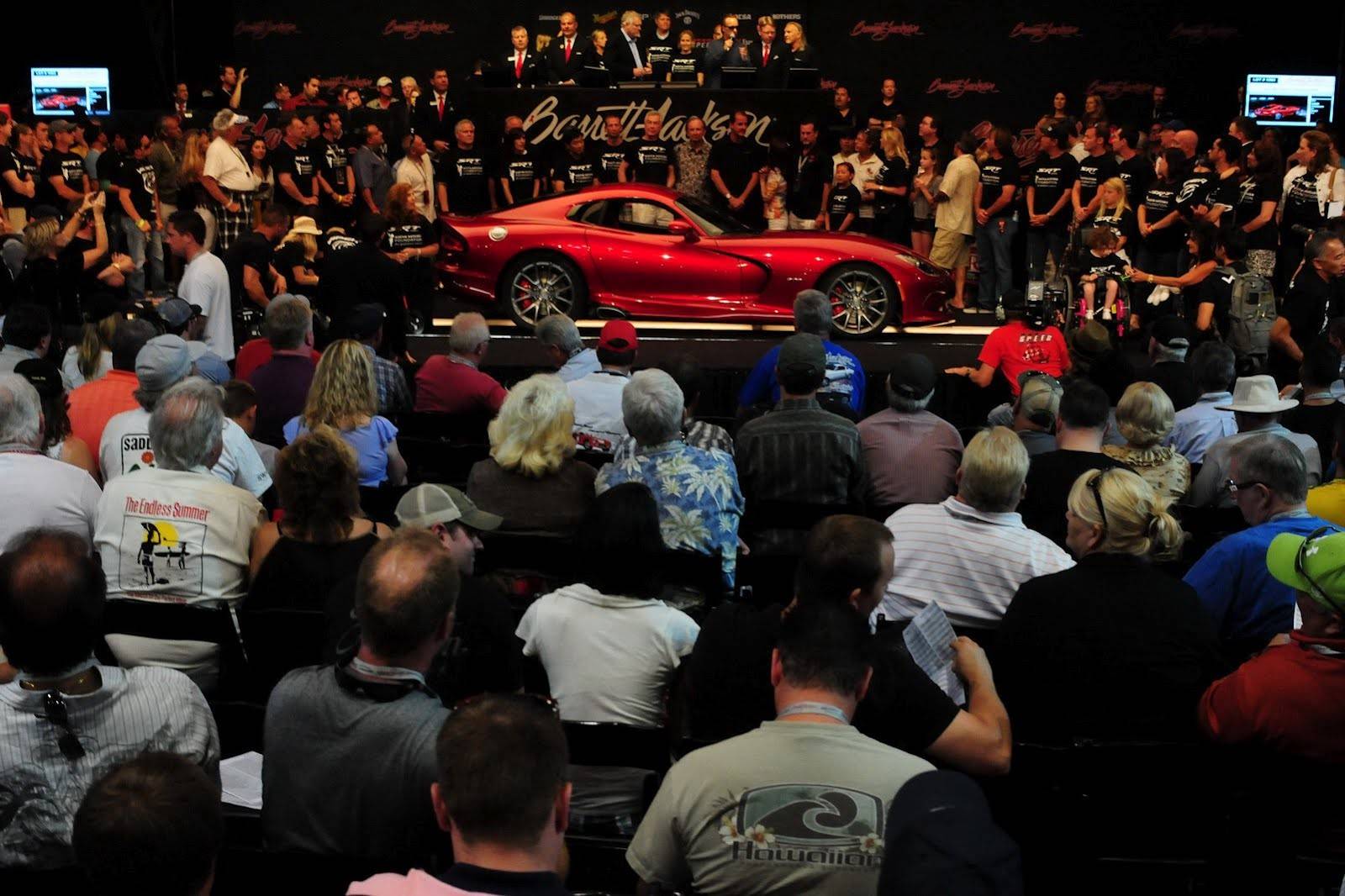 Первый 2013 SRT Viper GTS продали за 300 тысяч долларов [видео] - 1