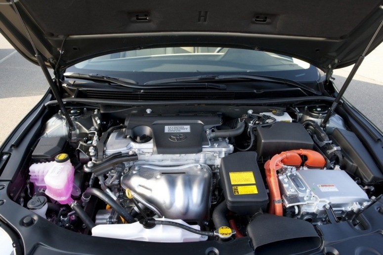 Toyota рассекретила линейку двигателей седана 2013 Avalon