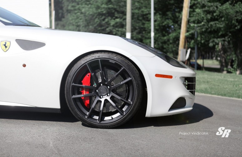 Ferrari FF Vindicatior: \"белый лебедь\" с черными колесами