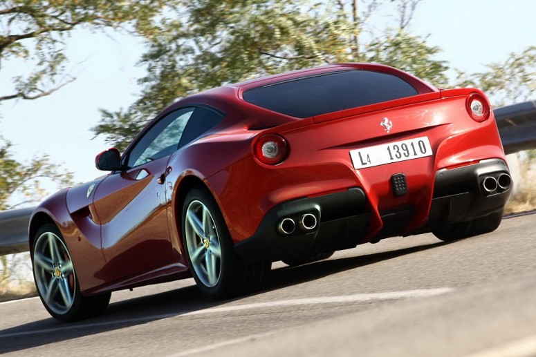 Прошел международный тест-драйв Ferrari F12 Berlinetta [видео]