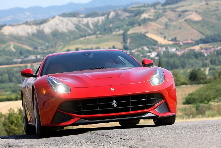 Прошел международный тест-драйв Ferrari F12 Berlinetta [видео]