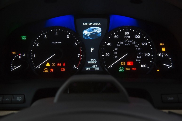Lexus показал обновленную флагманскую модель LS 2013