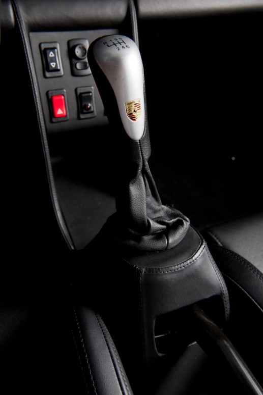 Porsche 911 GT1: замаскированный гоночный автомобиль пойдет на аукцион [2 видео]