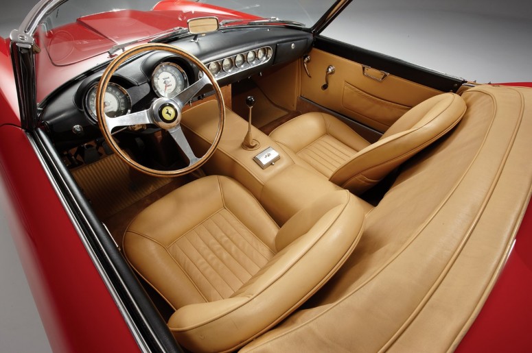 Редкую Феррари продадут на аукционе: Ferrari 250 GT California Spyder