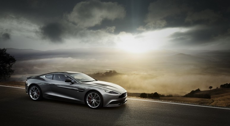 Aston Martin показал суперкар Vanquish 2013 в действии [фото & видео]