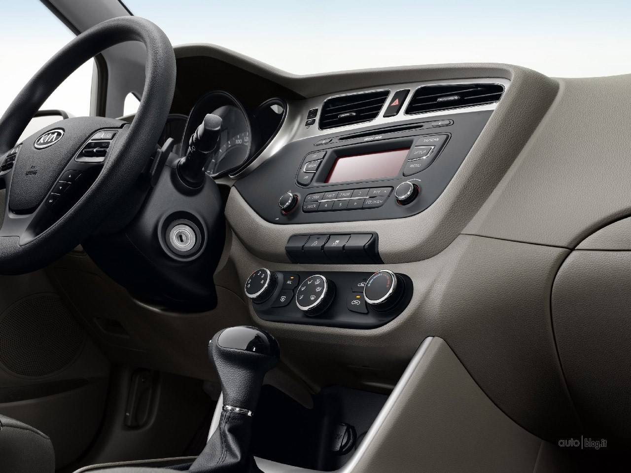 Новый Kia Cee'd Sportswagon: цены и спецификация - 10