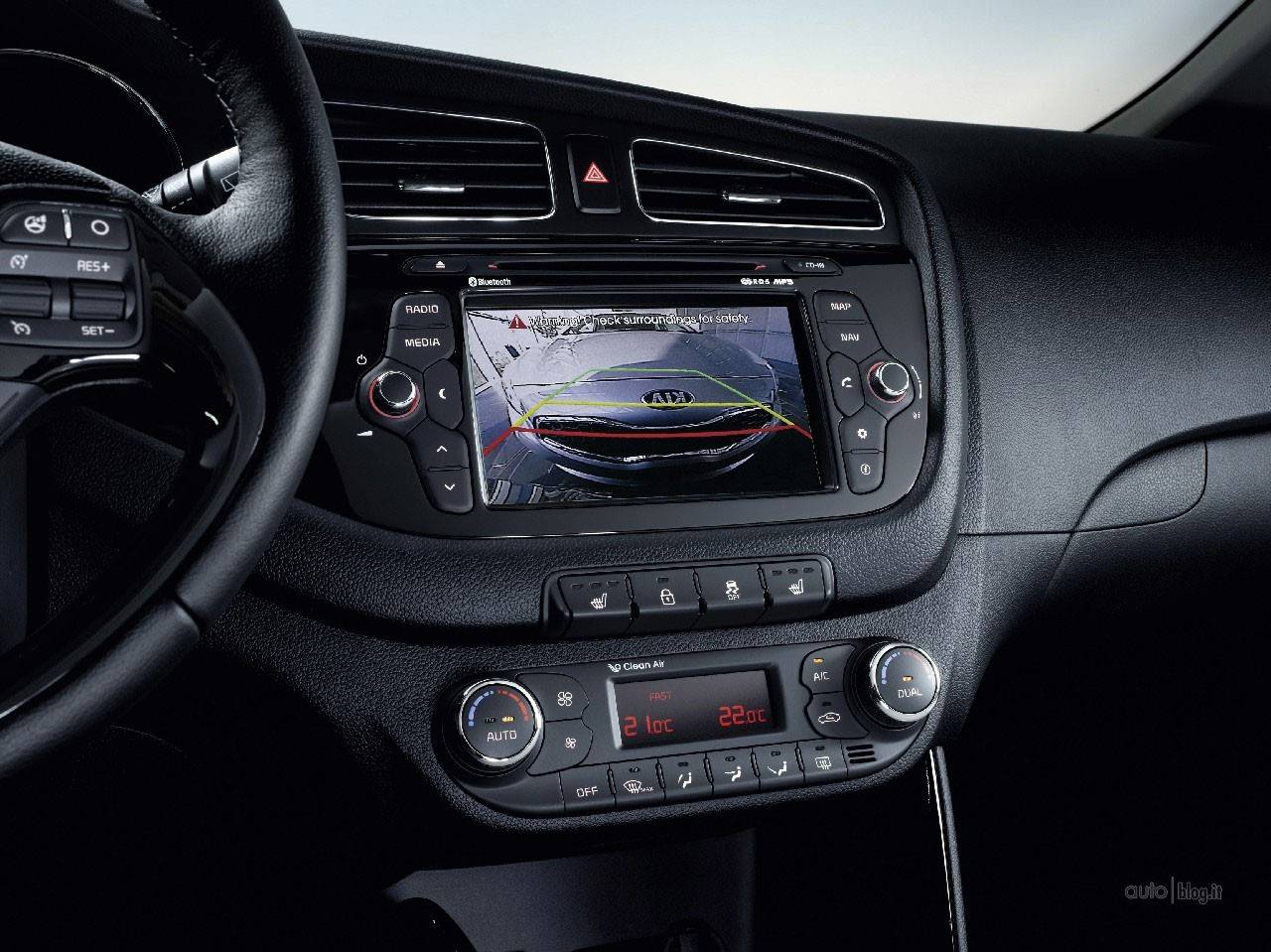 Новый Kia Cee'd Sportswagon: цены и спецификация - 11