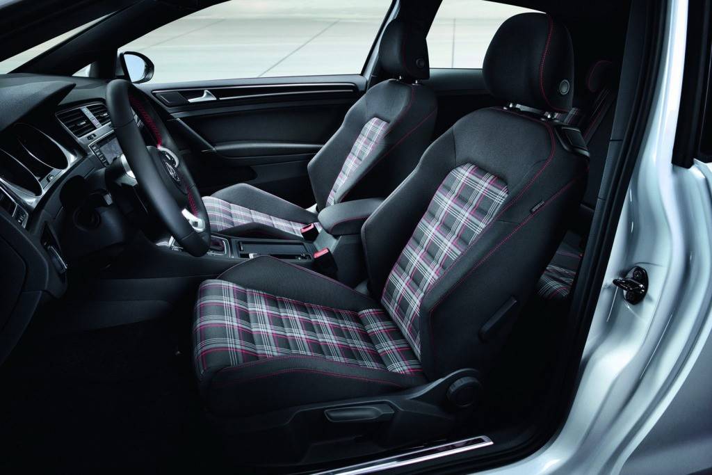 2013 VW Golf GTI официально представили как \"дизайнерское исследование\" - 17