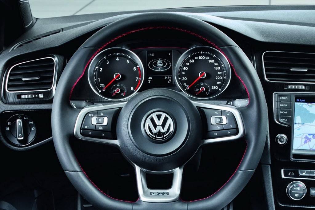 2013 VW Golf GTI официально представили как \"дизайнерское исследование\" - 18