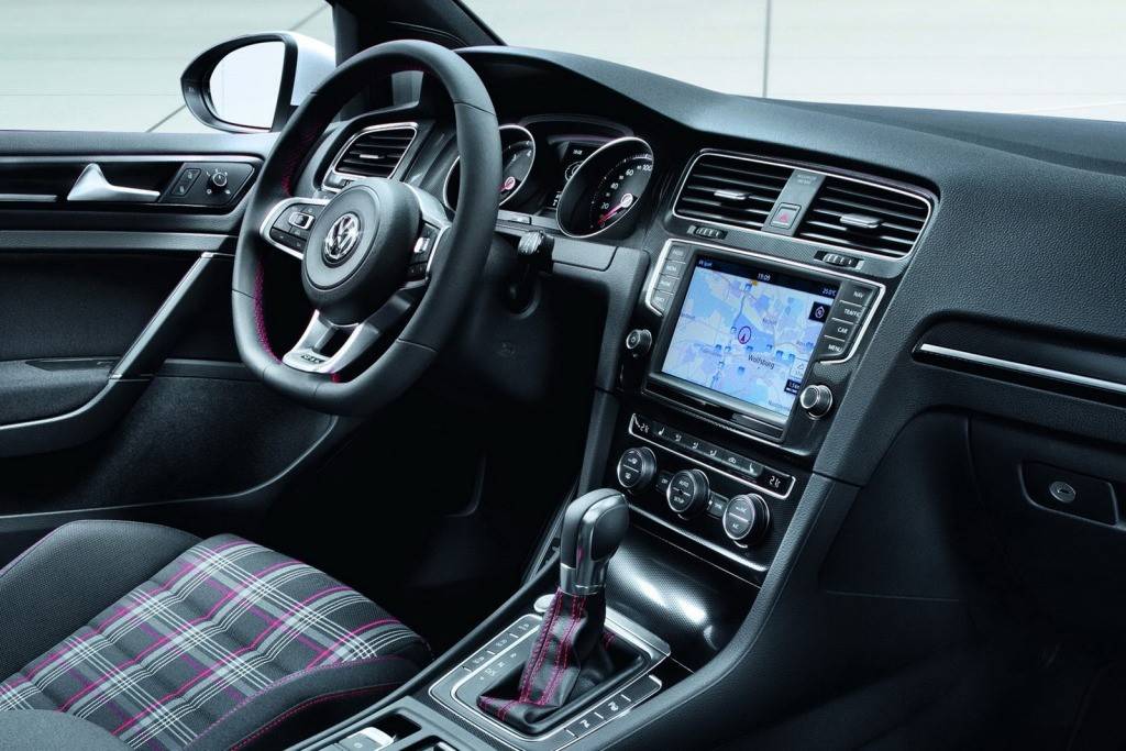 2013 VW Golf GTI официально представили как \"дизайнерское исследование\" - 19