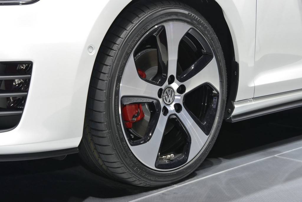 2013 VW Golf GTI официально представили как \"дизайнерское исследование\" - 8