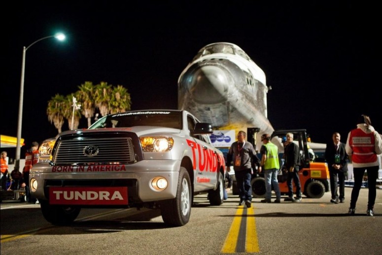 Toyota Tundra все же довезла шаттл Endeavour [видео]