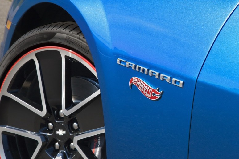 2013 Chevrolet Camaro Hot Wheels Edition: воспоминания детства [видео]
