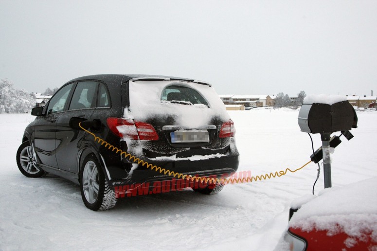 Электрокар 2014 Mercedes-Benz B-Class замечен на тестах в Швеции [фото]