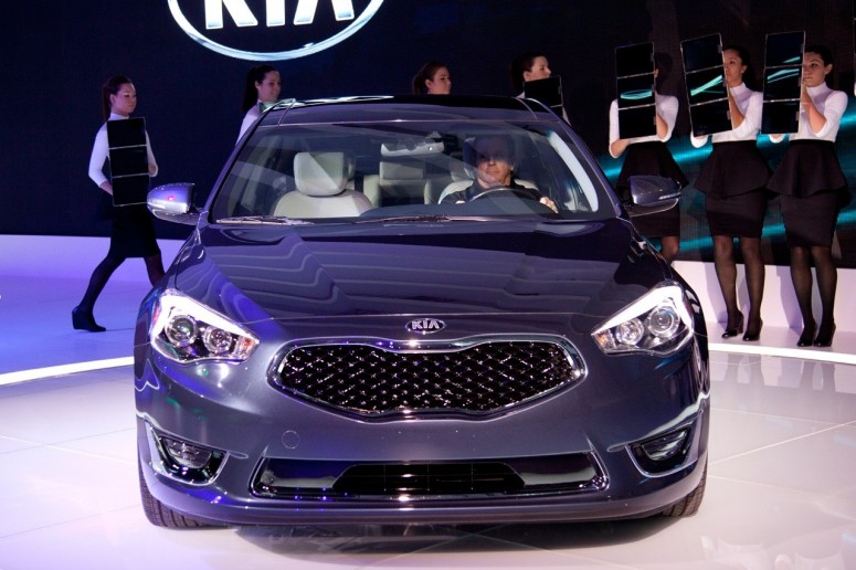 Kia выходит на рынок бизнес-сегмента: Cadenza 2014 [фото]