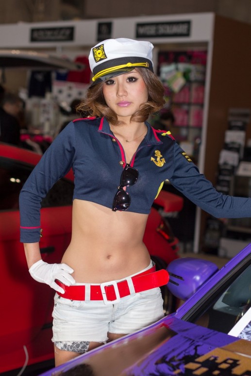 Японские девушки: Токийский автосалон 2013 [фото]