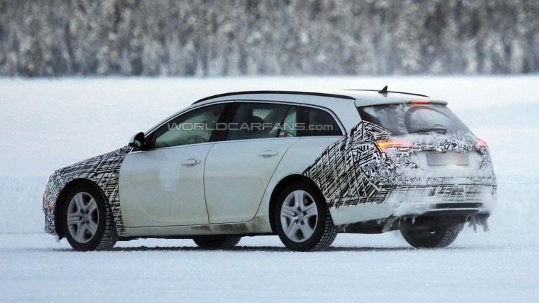 Универсал Opel Insignia ждет рестайлинг в 2014-м: испытания в Скандинавии