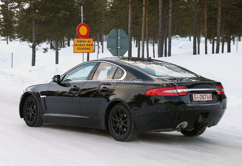 2015 Jaguar XE поборется с BMW 3-й серии [фото]