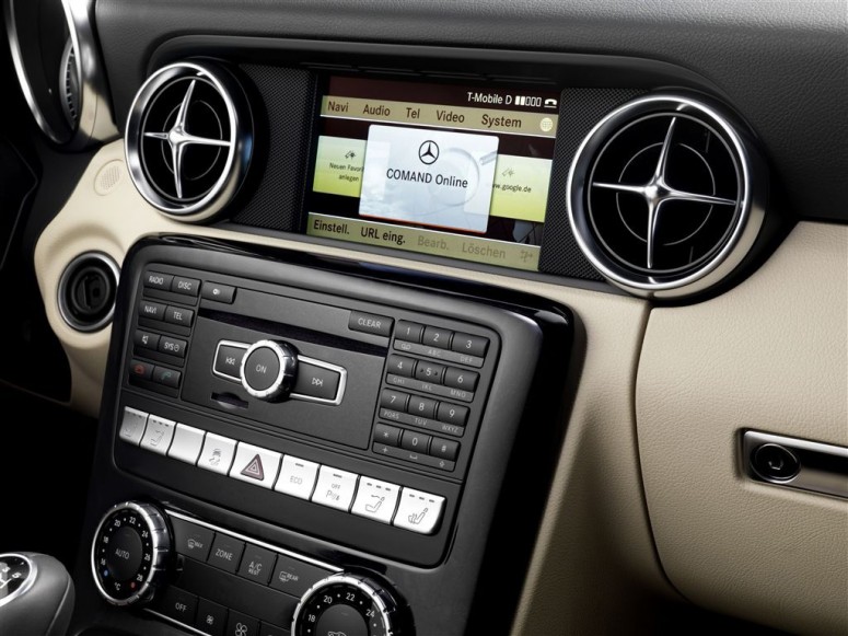 Будущие модели Mercedes получат навигацию Garmin
