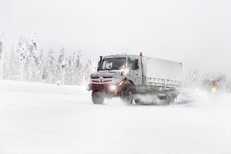 В 2014-м Mercedes обновит линейку грузовиков Unimog и Econic [фото]