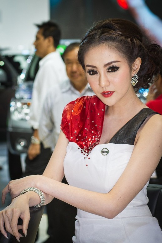 Тайские девушки на автосалоне Бангкока 2013 [фото, видео]