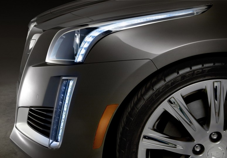 Новые фары Cadillac CTS добавили функциональности и агрессивности