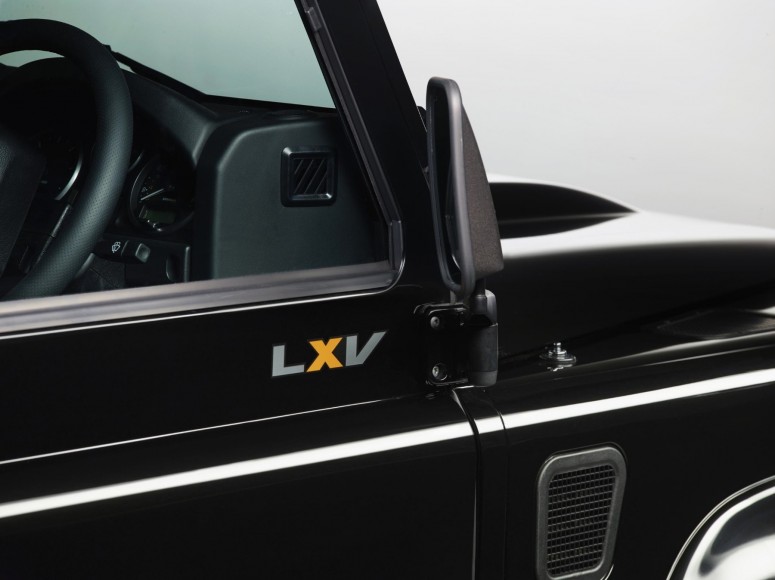 Юбилейная версия Land Rover Defender LXV [фото]