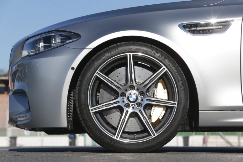 Обновленному 2014 BMW M5 предложат и пакет Competition