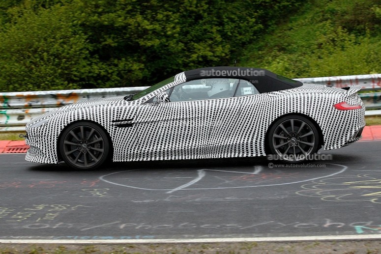 Aston Martin Vanquish Volante: тесты на Нюрбургринге [фото]